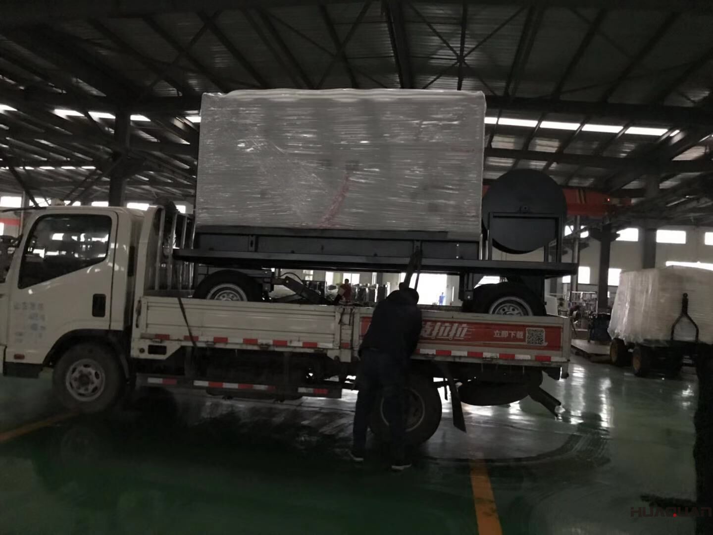 11月28日，葉先生從華全動力訂購的一臺120kw移動靜音拖車柴油發電機組現已成功發往遼寧省