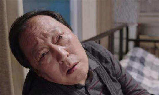 《都挺好》蘇大強居然背著家里人去買發電機組了，聊天記錄曝光